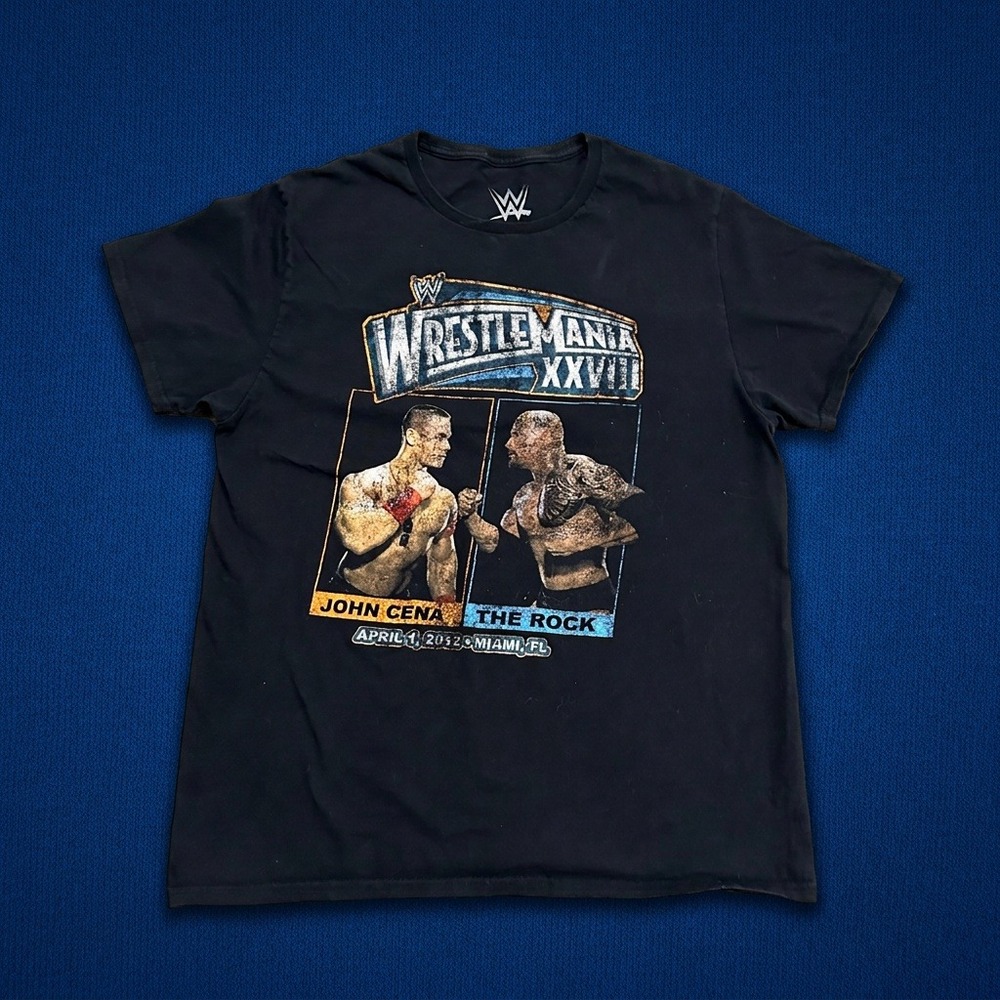 WWE WrestleMania XXVIII John Cena vs The Rock Miami 2012 Graphic T-Shirt Large